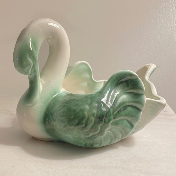 Accents Vintage Hull Pottery Green And White Swan